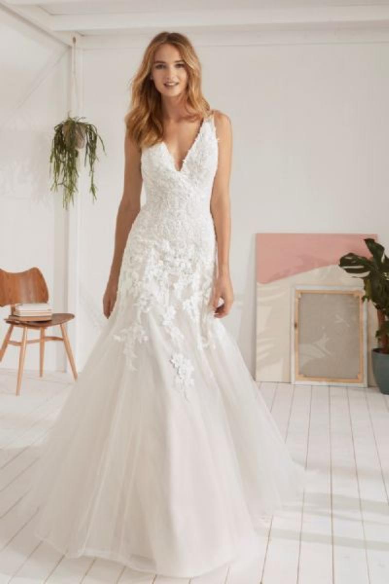 7_mariages_bruidsmode_white-one-trouwjurk